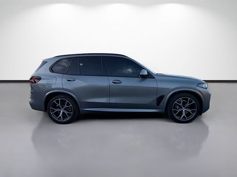 Used 2024 BMW X5 sDrive40i w/ M Sport Package RWD image 2