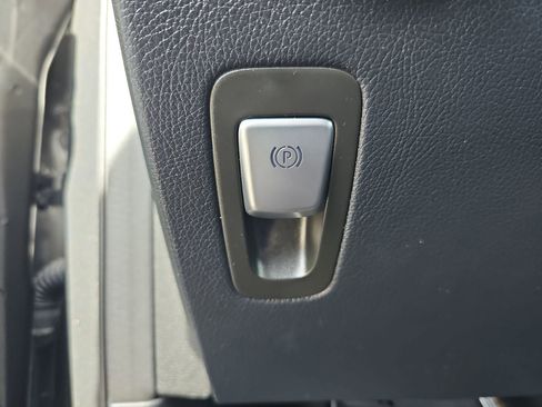 Used 2022 Mercedes-Benz GLC 300 image 31