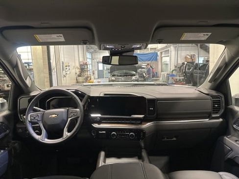 Used 2025 Chevrolet Silverado 3500 LT w/ Safety Package image 15