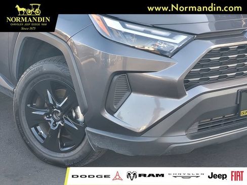 Used 2025 Toyota RAV4 XLE FWD image 3