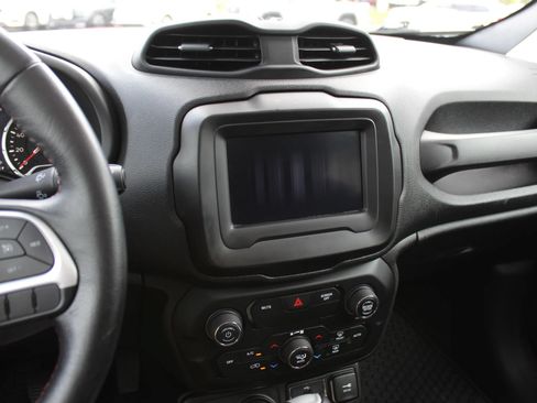 Used 2018 Jeep Renegade Trailhawk AWD/4WD image 15