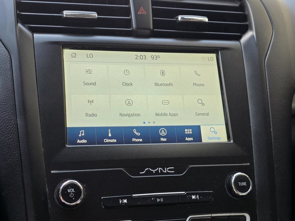 Used 2020 Ford Fusion SE w/ Equipment Group 151A FWD image 16