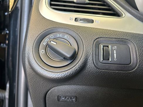 Used 2020 Dodge Journey SE w/ SE Popular Equipment Group FWD image 22
