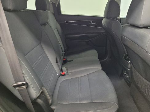 Used 2020 Kia Sorento FWD V6 image 19