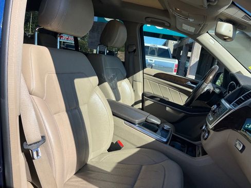 Used 2014 Mercedes-Benz GL 450 4MATIC image 40