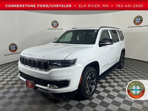 Used 2023 Jeep Wagoneer Series III w/ Preferred Equipment Group AWD/4WD image 1