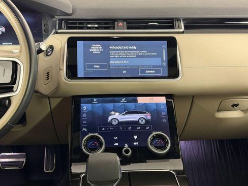 Used 2023 Land Rover Range Rover Velar R-Dynamic S image 25