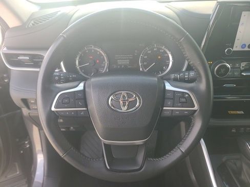 Used 2024 Toyota Highlander XLE image 20