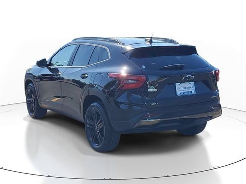 Certified 2025 Chevrolet Trax ACTIV w/ Driver Confidence Package FWD image 3