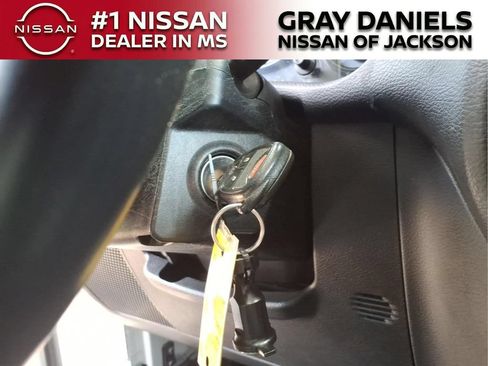 Used 2017 Jeep Wrangler Unlimited Sahara AWD/4WD image 16