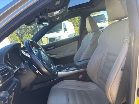 Used 2017 Lexus IS 200t image 35