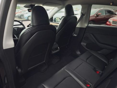 Used 2025 Tesla Model Y Long Range AWD/4WD image 53