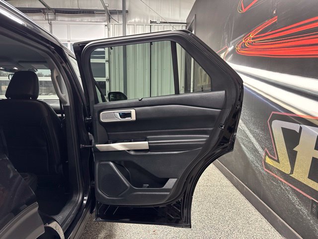 Used 2023 Ford Explorer Limited AWD/4WD image 26