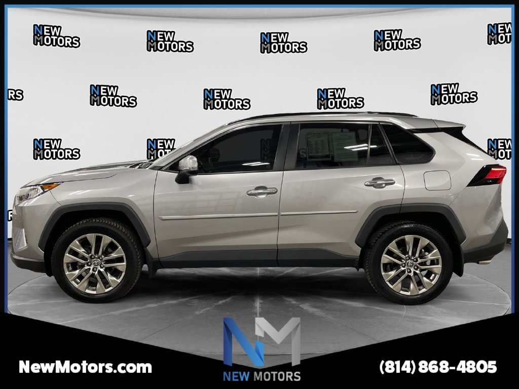 Used 2020 Toyota RAV4 Limited AWD/4WD image 2