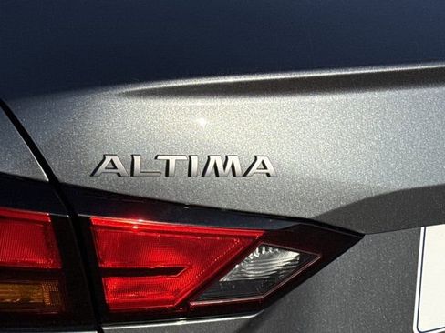 Used 2023 Nissan Altima 2.5 S FWD image 9