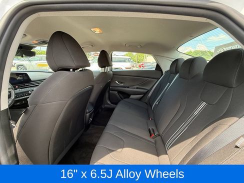 Certified 2024 Hyundai Elantra SEL FWD image 18