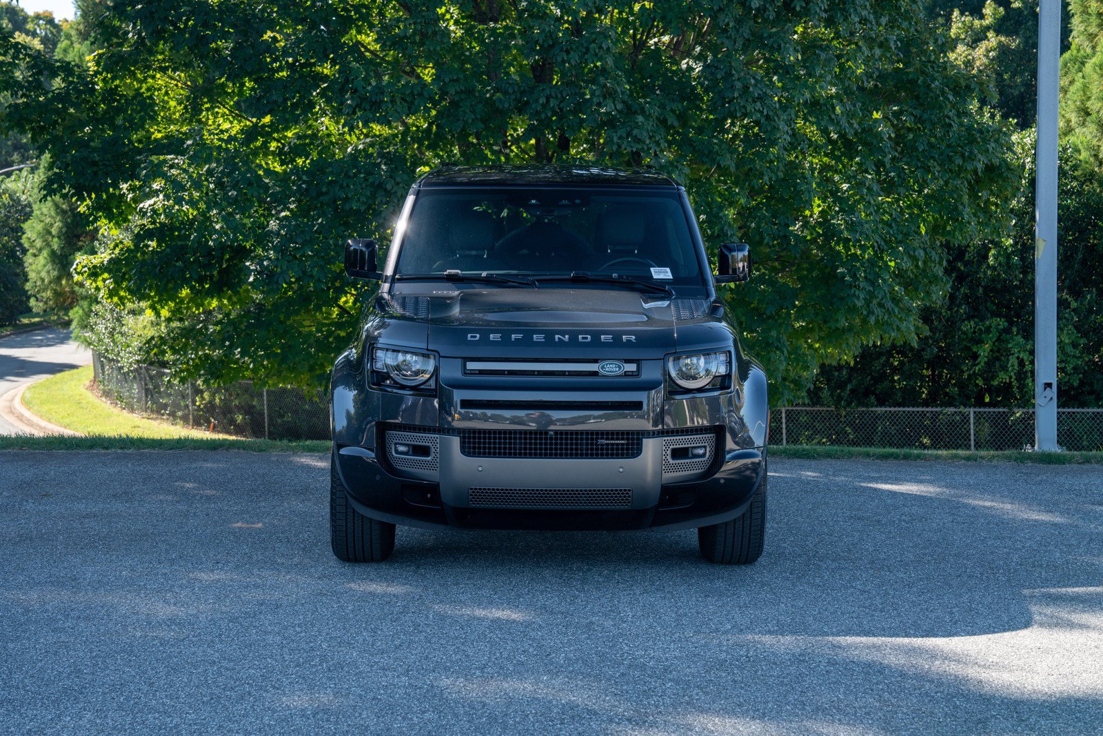 Used 2023 Land Rover Defender 110 X-Dynamic SE AWD/4WD image 2