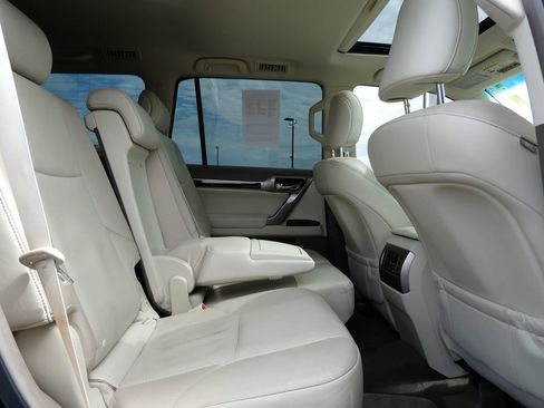 Used 2015 Lexus GX 460 w/ Premium Package image 15