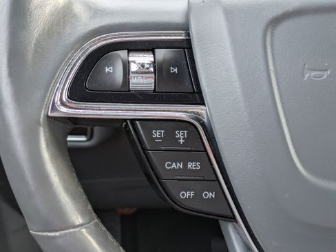 Used 2021 Lincoln Nautilus Reserve image 21