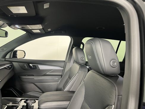 Used 2025 Buick Enclave Sport Touring image 27