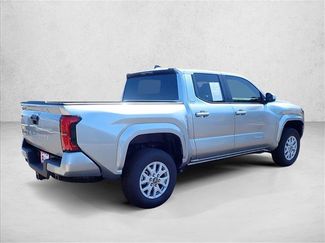 Certified 2025 Toyota Tacoma SR5 AWD/4WD video 4