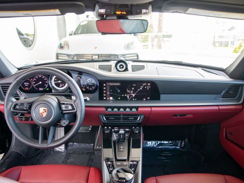 Certified 2024 Porsche 911 Targa 4S AWD/4WD image 21