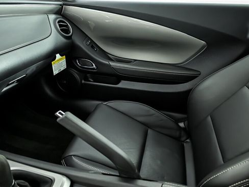 Used 2015 Chevrolet Camaro SS w/ SS Performance Package RWD image 32