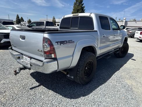 Used 2013 Toyota Tacoma 4x4 Double Cab w/ TRD Off-Road Pkg image 5