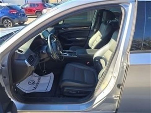 Used 2022 Honda Accord Sport image 3