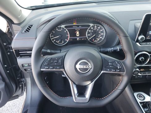 New 2025 Nissan Sentra SR image 13