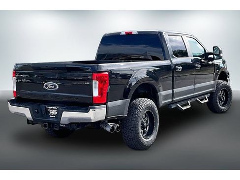 Used 2019 Ford F250 XL w/ STX Appearance Package AWD/4WD image 6