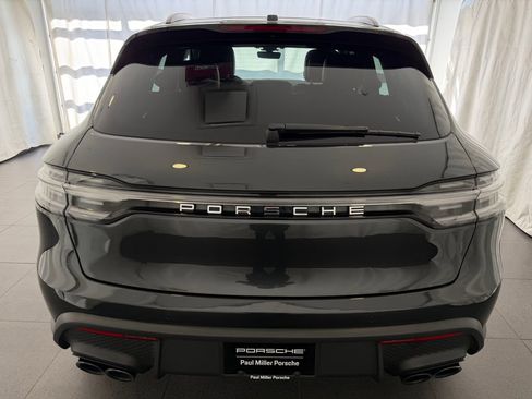Certified 2026 Porsche Macan AWD/4WD image 8