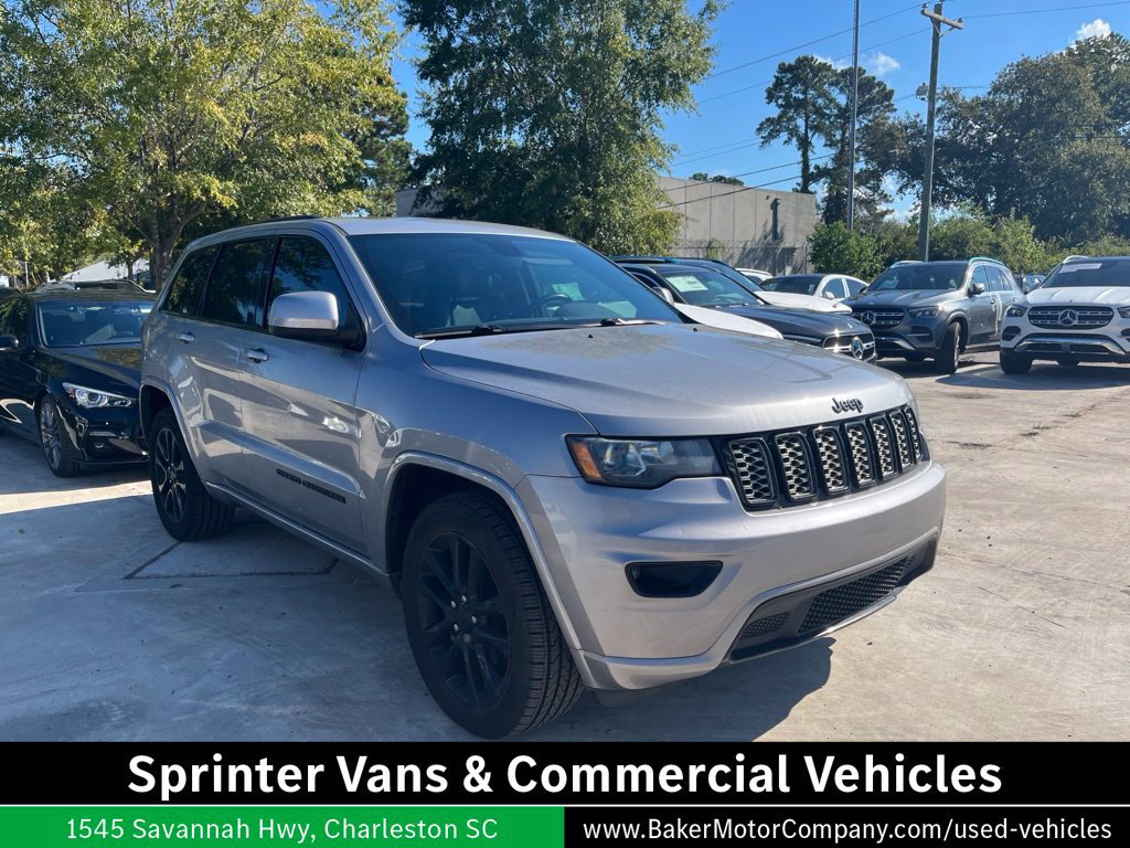 Used 2020 Jeep Grand Cherokee Altitude AWD/4WD image 4
