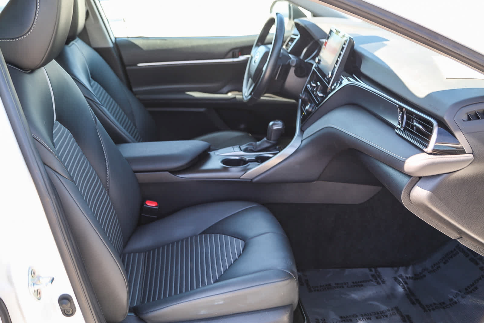 Used 2024 Toyota Camry SE w/ Audio Upgrade Package FWD image 16
