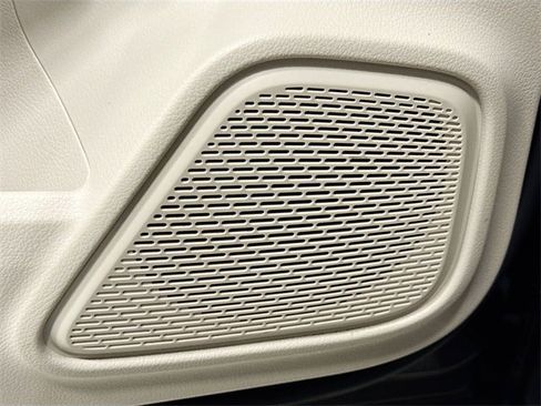 Certified 2021 Mercedes-Benz GLB 250 4MATIC image 18