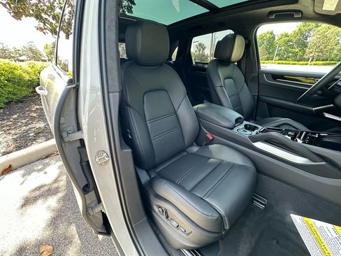 New 2026 Porsche Cayenne Turbo AWD/4WD image 22