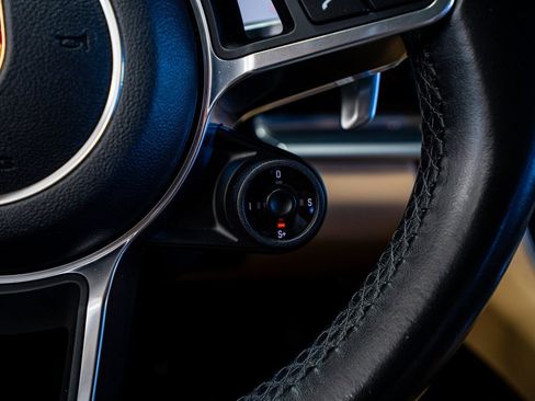Used 2019 Porsche Panamera image 44