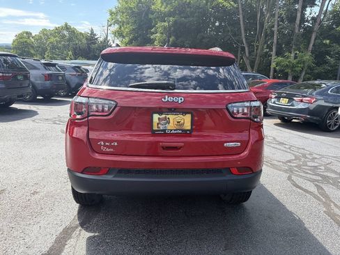 Used 2020 Jeep Compass Latitude w/ Cold Weather Group AWD/4WD image 10