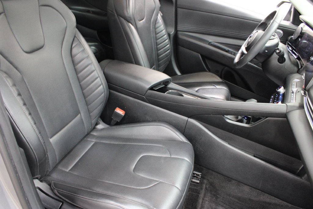 Used 2024 Hyundai Elantra Limited FWD image 25