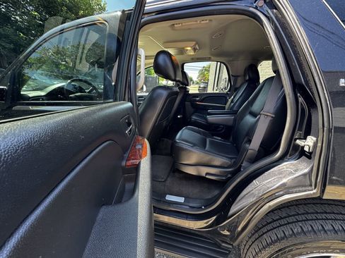 Used 2011 Chevrolet Tahoe LTZ AWD/4WD image 15