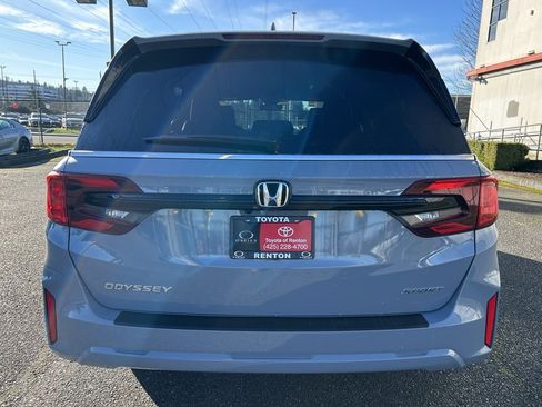 Used 2025 Honda Odyssey Sport-L image 6
