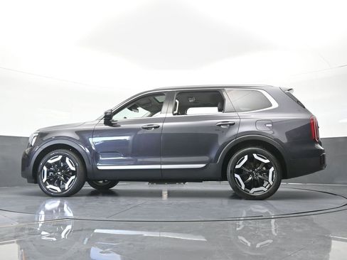 Used 2025 Kia Telluride S FWD image 68