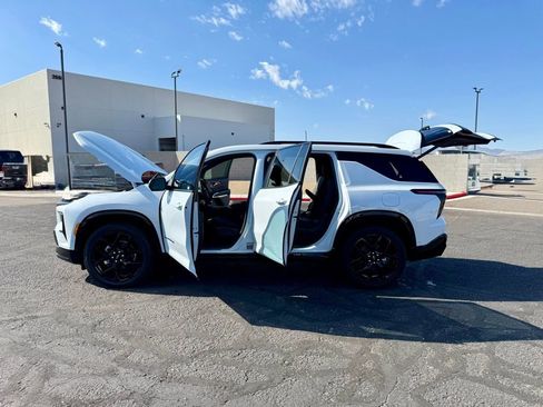 New 2026 Chevrolet Traverse RS w/ LPO, Floor Liner Package image 42