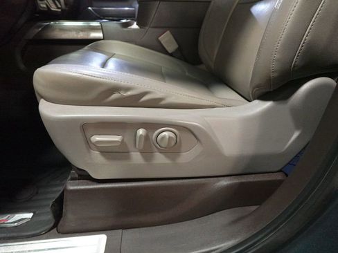 Used 2020 Chevrolet Silverado 2500 LTZ w/ LTZ Plus Package image 11