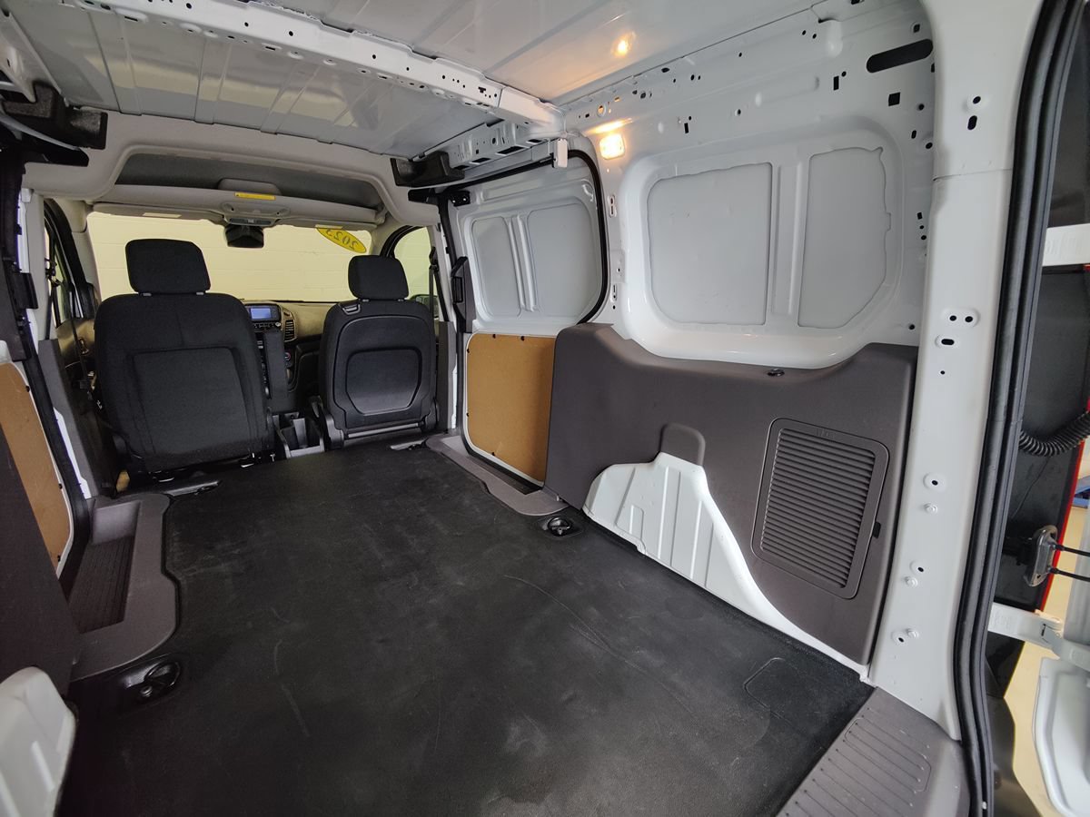 Used 2023 Ford Transit Connect XL FWD image 10