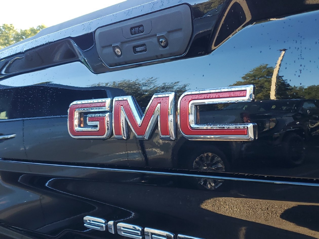 Used 2021 GMC Sierra 1500 AT4 w/ AT4 Premium Package AWD/4WD image 6