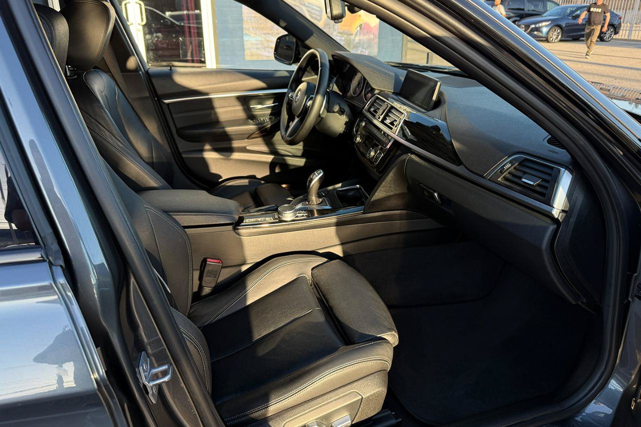 Used 2018 BMW 330i Sedan RWD image 18