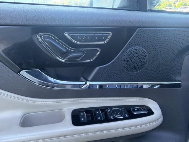 Certified 2023 Lincoln Corsair Reserve FWD image 11