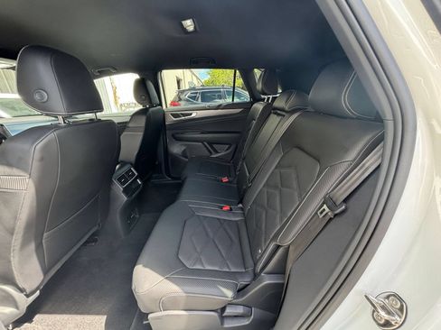 Used 2026 Volkswagen Atlas Cross Sport SE FWD image 28