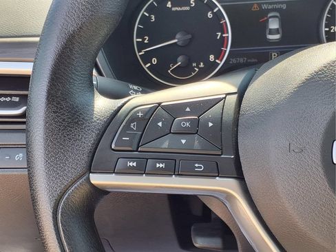 Used 2025 Nissan Altima 2.5 SV FWD image 16